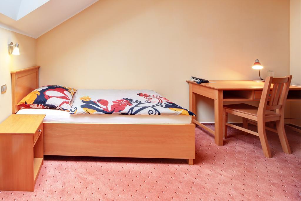 Penzion Harmonie Žlutice Chambre photo